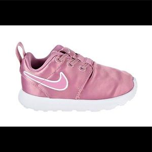 New Nike Roshe One Pink Girls Toddler Shoes new